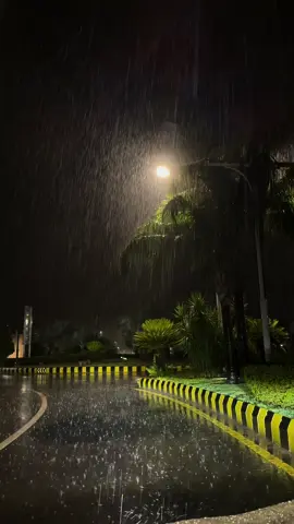 Rainy Weather ☔️  #rain #islamabad #weather #foryou #lifeofislamabad #foryoupage #fypシ #trending 