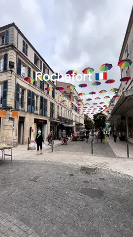 Taking a little look round Rochefort on our route to Bordeaux!! 📸🚐 #France #europetravel 