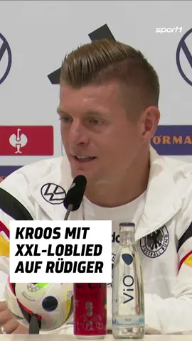 Da hat Toni Kroos mal mächtig Liebe an seinen ehemaligen Real-Kollegen verteilt🥰 #sport1 #sport1news #dfbteam #kroos #rüdiger #em #EURO2024 #fußball