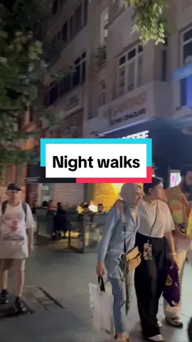 Night walks in Istanbul. #istanbul #türkiye #turchia #night #turchia🇹🇷 #trip #travelling #viaggiare #viaggio #viajar #estambul 