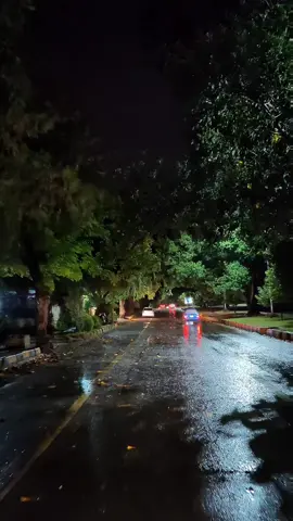 Beautiful Rainy Night view of Streets of Islamabad ❤️ #viral #trending #islamabad #islamabadis #islamabadians #pakistantoday #pakistan #greenery #viraltiktok #fypシ゚viral #foryoupage❤️❤️ #foryou #fypシ #fyp #faisalmasjid #onthisday #night #margallahills #islamabadexpressway  #trending #viral #foryou #tiktokpakistan #raining #rainynights 