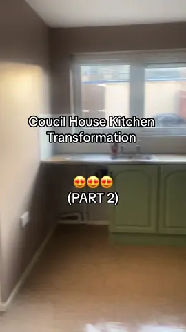I am so in love with this kitchen 😍😍 #councilhouse #DIY #kitchen #transformation #budget #vinyl #amazing #fyp #foryoupage #viral #change 