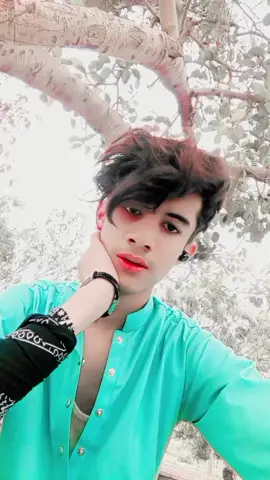#اور محبت خوبصورت انسان نہیں ہوتی محبت جس سے ہوجائے وہی انسان خوبصورت لگنے لگ جاتا ہے #fypシviraltiktok #seemore😘😘🤗🤗 #foryourpage 👉🏻🤗👀😍☝🏻🤩😋
