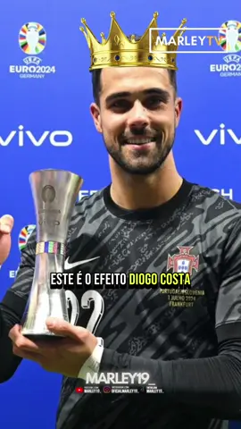 O efeito Diogo Costa 😱 Seguiste o Diogo Costa após a vitória? 👀 #futebol #EURO2024 #portugal #selecaoportuguesa🇵🇹 #fy #fyp 