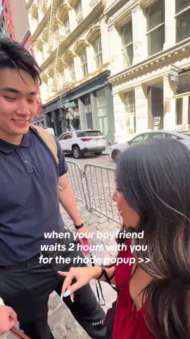 AND he held my bag for me the whole time 🥺🤭🙈🫶 #rhode #rhodepopup #boyfriend 
