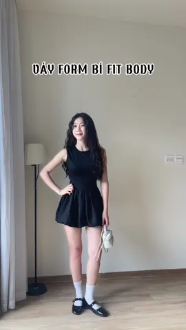 Tìm được em váy form được của nó lunnn 😗💯