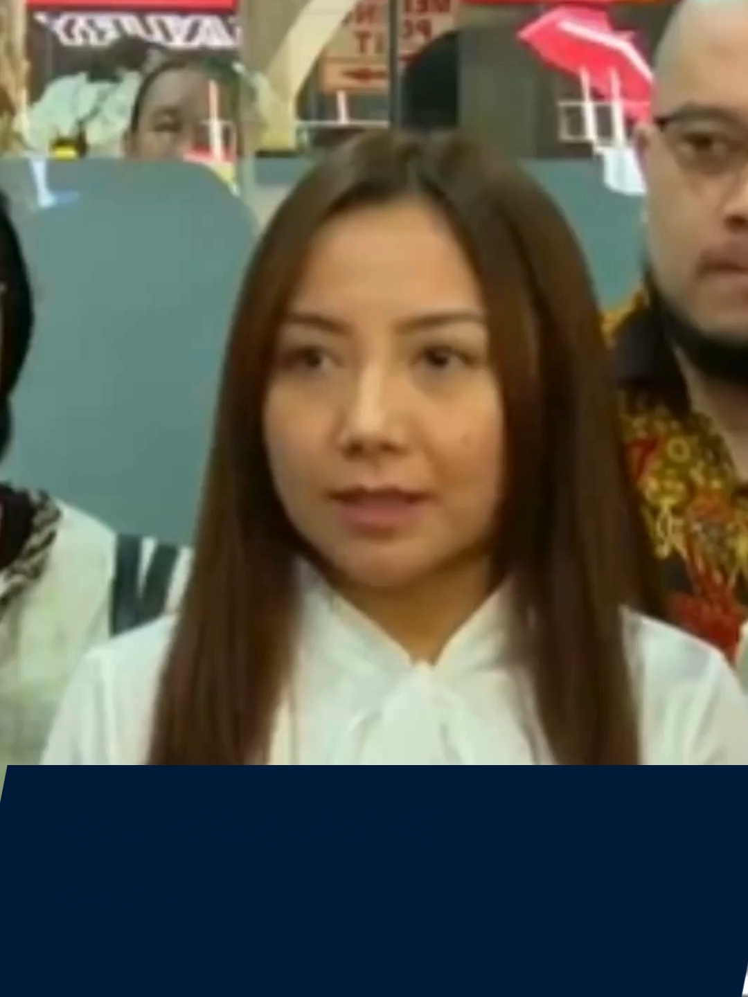 Cindra Aditi : Saya Ingin Melihat Keadilan Di Indonesia Ditegakan Anggota Panitia Pemilihan Luar Negeri Den Haag, Cindra Aditi angkat bicara setelah Dewan Kehormatan Penyelenggara Pemilu atau DKPP membacakan putusan pemecatan terhadap Ketua KPU Hasyim Asy'ari.  Cindra adalah korban tindakan asusila yang diduga dilakukan Hasyim Asy'ari. Menurut Cindra, kasus yang dialaminya merupakan pengalaman berat untuk dirinya. 
