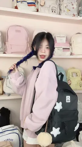 Balo cute đi học nè mấy bà ưi 🎀 giá 🌰 còn được tặng quá trời móc khoá với ghim cài nè #zminbag #balodihoc #balonu #balongoisao 