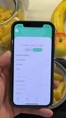 This Smart Scale is great for the kitchen! it helps track your protein, carbs and calories and log all your meals straight onto the app!  #smartscale #foodscale #kitchengadgets #KitchenHacks #tiktokmademebuyit #mealprep #spotlight 