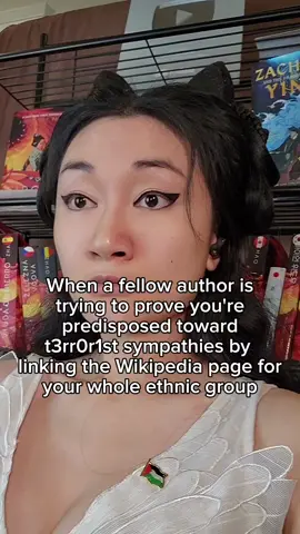 This is an industry professional with connections. She wrote the graphic novels for Marie Lu's Legend series 😬 #BookTok #authortok 