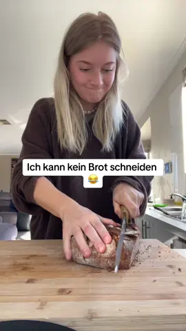 Ich kann kein Brot schneiden😂 #liisavero  
