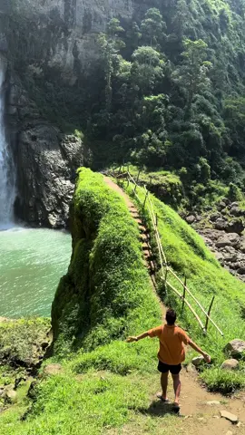 Aw-asen falls 💦🌿❤️ #hikingadventures #naturelovers #awasenfalls #renjventure #adventure #sundayganap #fyp #reels #foryou #nature #waterfalls #beautiful #inlovewiththeview #foryoupage #ilocosregion #waterfalls #travel #joiner #bundokadik #pureimagination #thisisreal #amazingview 