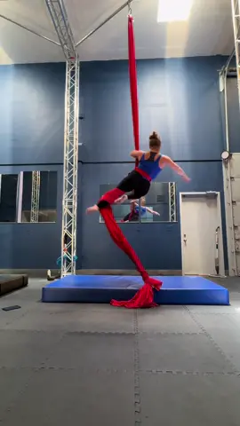 ✨New drop alert.✨ #aerialsilks #circus #aerialist #drop #newtrick #fypp #circuslife #silks #flip #upsidedown #ucog #circusstrong #trending #silksdrop 