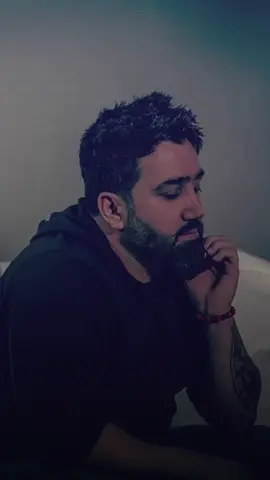 چێ ئـەتوانی وەک و من تۆ بە وشەیەک ئارمتکا؟! #amirmorad #ئەمیر_موڕاد #music #kurdistan #tiktokmusic #singer #هەولێر_سلێمانی_دەهۆک_ڕانیه_کەرکوک #foruyou #viral #actives? 