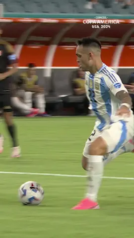 ¿Te imaginás hacer un gol para la Selección y abrazar a tu ídolo? Bueno, eso. #copa24 #copaamerica #argentina #lautaromartinez #messi