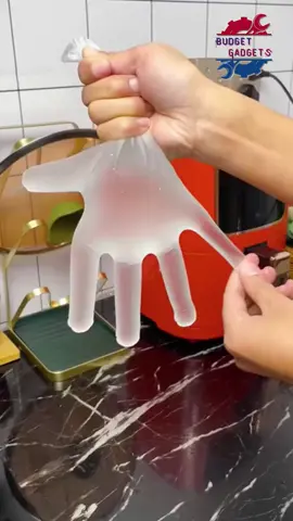 Disposable vinyl gloves