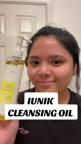 This one right here is HER 😚 #iunik #iunikskincare #iunikcleansingoil #beginnerskincare #calendulacleansingoil #cleansingoil #glassskin   #koreanskincare #kbeauty 