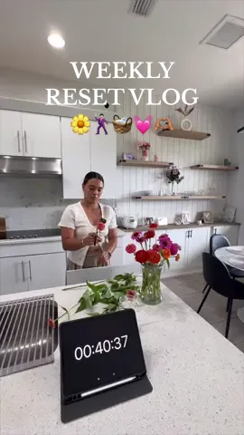 SUMMER WEEKLY RESET 🌼🕺🏻🧺💓🫶🏽 & ofc staying refreshed with @Liquid I.V. ✨✨✨who loves these weekly resets?? #liquidivpartner #livemore #cleaning #CleanTok #asmr #asmrcleaning #springcleaning #satisfying #cleanwithme #organize #minivlog #weeklyreset #resetwithme #dayinmylife 
