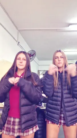 un poco duras @dafne.konefat  @Simona viani💜 #viral #parati #fyp 