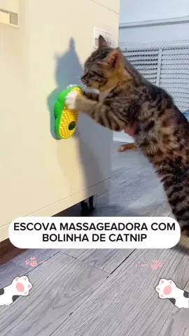 🌟🐱 Transforme os cuidados com o seu felino em momentos de puro prazer com nossa escova massageadora com catnip! 🌿✨ #fyp #fy #foryou #foryoupage #viral #cat #catsoftiktok #catlife #cats #fypシ #fypシ゚viral