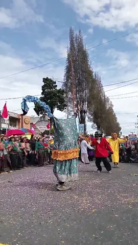 Mejuah juah  penampilan Tembut-tembut Seberaya di acara Festival Bunga dan Buah Berastagi 2024 #mejuahjuah  #tembuttembut #pestabungabuahberastagi  #karotiktok  #kalakkaro  #fyp  #berastagi  @No_Name @PETORRRRRR @karlisinulinggaa @~ 𝓜𝓪𝓼 𝓭 ~ 