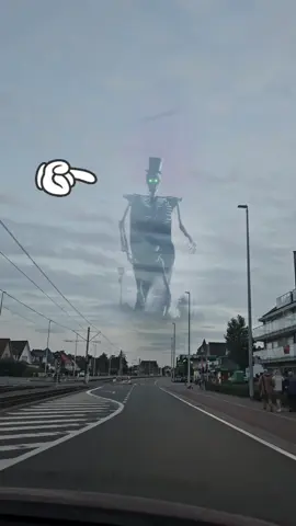 oh my God the ghost is walking in sky #oh #scary #giant #infotechfarsi #dangerous #dragon #ghost #horror 
