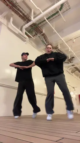 Never let you goooo🔥✨ @Rylen Besler dc: @タイガの振り付け🐯🕺 #foryoupage #foryou #fyp #dance 