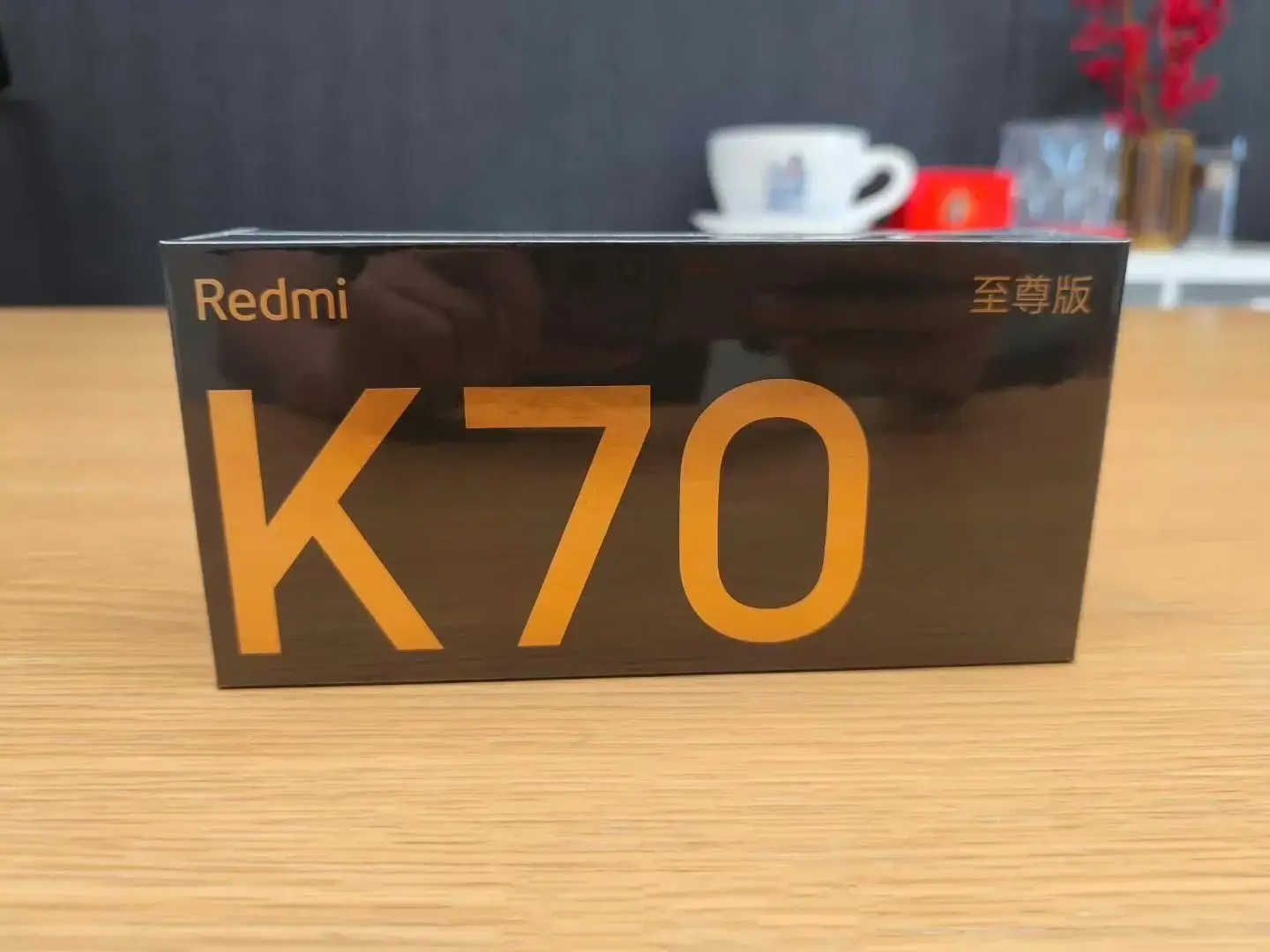 Redmi K70 Ultra • 1.5K OLED CSOT C8 LTPS display, 144Hz  • Dimensity 9300+ chipset • 50MP + 8MP UWA + 2MP macro  • 5500mAh & 120W Fast charging  • 16GB LPDDR5X RAM & 1TB ROM UFS 4.0 • Android 14, Xiaomi HyperOS 1.5 • IP68 Rating Xiaomi mix Flip Real Device 📱8.03