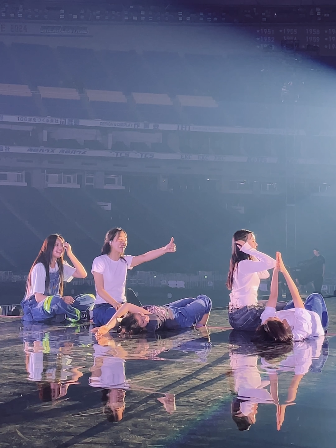 Breaktime🥁 at Tokyo Dome Bunnies Camp 2024 #NewJeans #뉴진스  #BunniesCamp  #BunniesCamp2024TokyoDome  #NewJeans_is_Everywhere