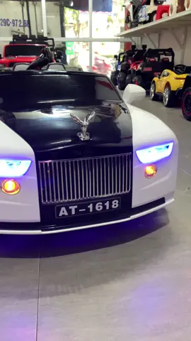 Xe ô tô điện trẻ em Roll-Royce 2024 có điều khiển và tự lái tải trọng 55-60kg, bé 1-10T, bình sử dụng 3H liên tục, 2 động cơ, kết nối Bluetooth, USB, nhạc đèn còi đầy đủ, BH 3 tháng. Giá km giảm sốc từ 3.700k còn chưa đến 2.500k trong giỏ hàng ạ.  #xedientreem #otodientreem #xechobe #bibocar #xuhuongtiktok #thinhhanh #trending #trendingvideo #megasales 