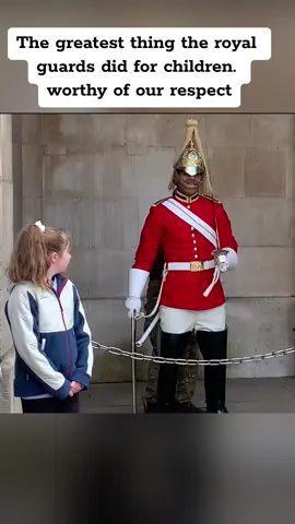 The greatest thing the royal guards did for children. worthy of our respect #military #militaryedit #specialforces #kingguard #soldier #fyp #foryoupage 