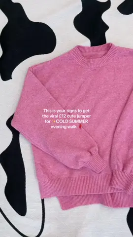 Im IN LOVE with this jumper💕 & it arrived in timeeee!! Definitely high quality and perfect for cold summer🧦. #fyp #coldsummer #jumper #sweater #forgirls #summersale #spotingfinds #TikTokMadeMeBuyIt #spotlight #spotingfinds 