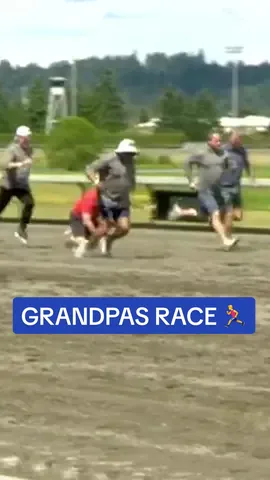 The grandparents hit the track for Emerald Downs's annual Grandparents Races. While a few grandparents fell, thankfully no one was injured. 🎥 Emerald Downs /TMX #racing #race #grandparents #fail #funny  