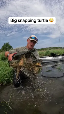 New YouTube video is now live of me catching this big snapper, a big bullfrog and of course some nice sized largemouth on topwater lures!  Curious what type of videos you would specifically like to see in the future. Let me know what you think of the YouTube video I just posted and what you might have liked to see differently. All opinions and comments welcomed. At the end of the YouTube video I give you an idea of what you can expect from me in the coming weeks as far as a few fishing trips I have planned and some new content! You can search fishlikemike on YouTube or click the link in my bio or story to take you to my channel. Subscribe to show your support if you enjoyed the video, thank you! • • • #fishing #snappingturtle #adventure