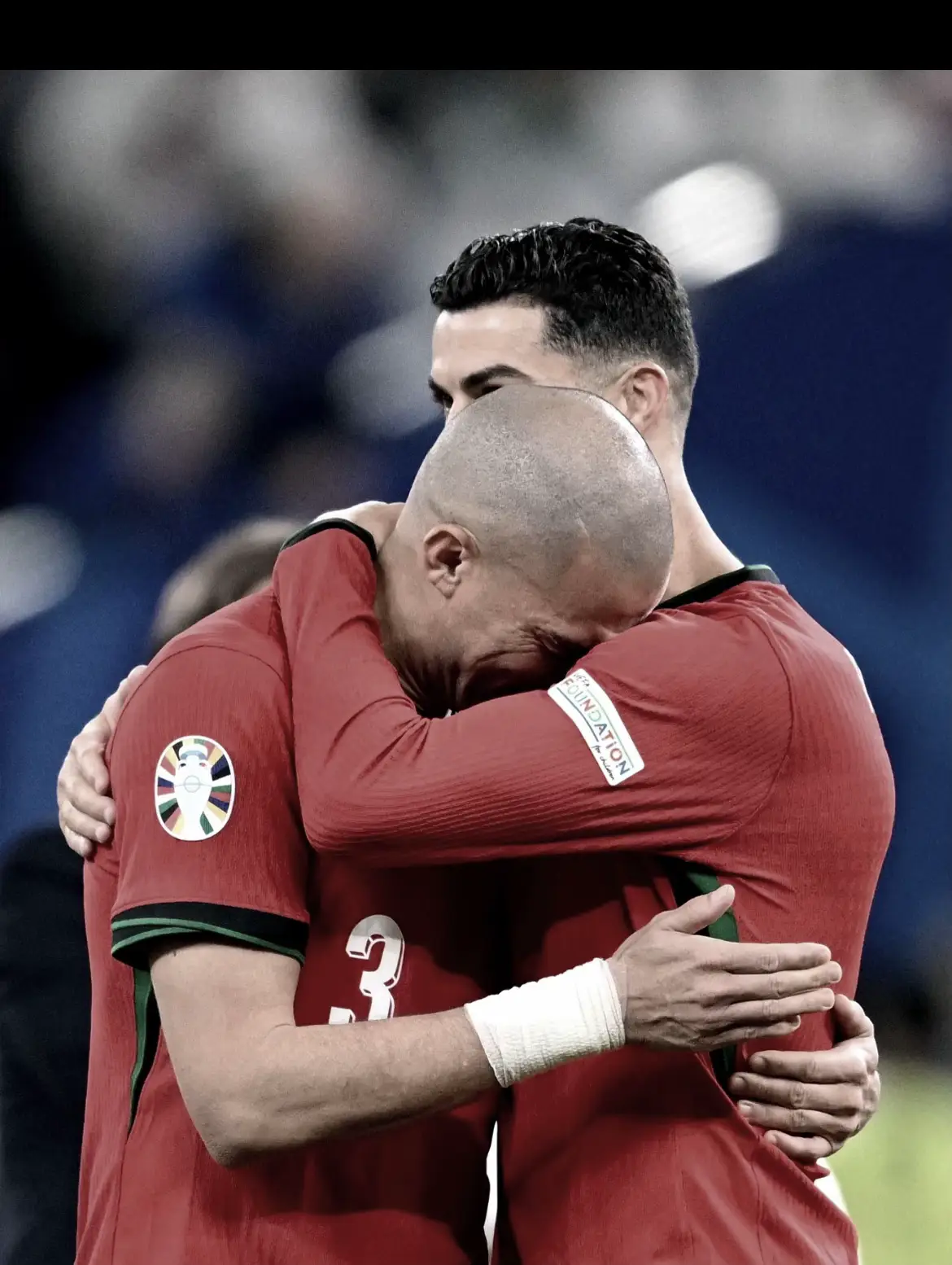 رونالدو يواسيهم بس مين يواسي رونالدو؟ 😔😔 #ronaldo 