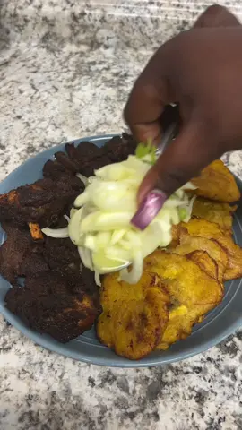 I make this more than I make pikliz. Its so easy and takes less time.  No exact measurements but i used  - 2 limes - 1 Maggi - 2 Spicy peppers (jamaican or whichever)  - 4 small onions  #pikliz #haitianfood #haitiancuisine #haitianrecipes #caribbeanfood 