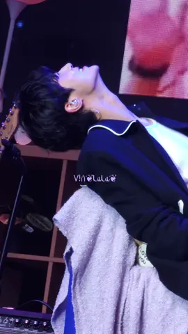 Byeon Woo Seok looked up so his tears wouldn't fall! 항상 행복하자 우석아 ! 🫶🏻 #변우석 #ByeonWooSeok #BYEONWOOSEOKinJKT #SUMMERLETTER #SUMMERLETTERinJKT 