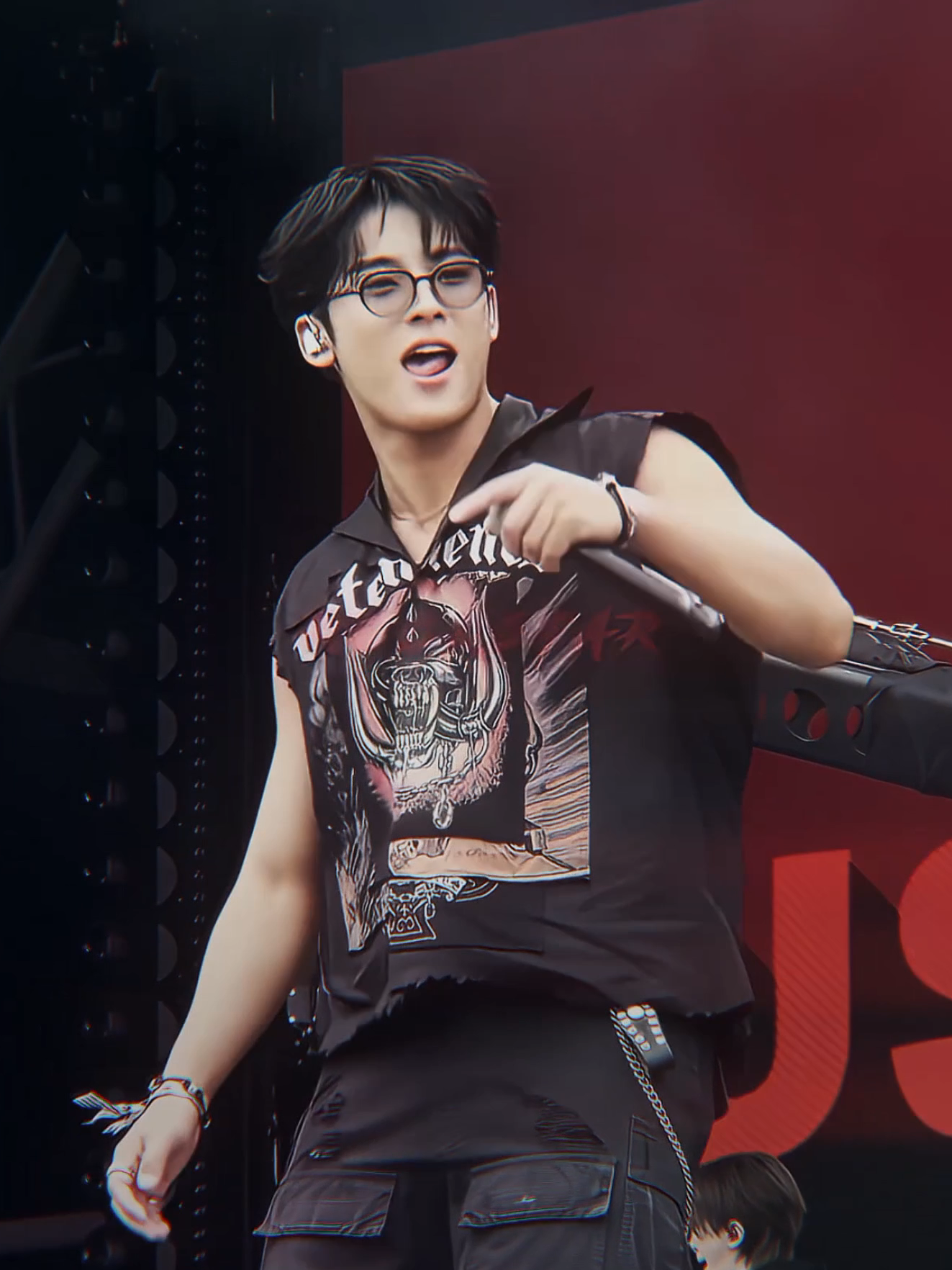 baby he's a rockstar #mingyu #kimmingyu #mingyuseventeen #mingyuedit #kimmingyusvt #seventeen #seventeenedit #seventeen17_official #svt #svtcarat #svtedit #carat #explore #explorepage #viral #mingyuglastonbury #glastonbury #xyzbca #foryoupage #foryou #fyp #kpop #kpopfyp #kpopedit #aftereffects  dts: @dk (dude kisser) @thmxgyu @madsforgyu @kwonxsy @scoupstroops @svttcherry @svtnco @luv4coups @eohvei @sevendamn @wofaxu @jenwwoo @lovjunhui 