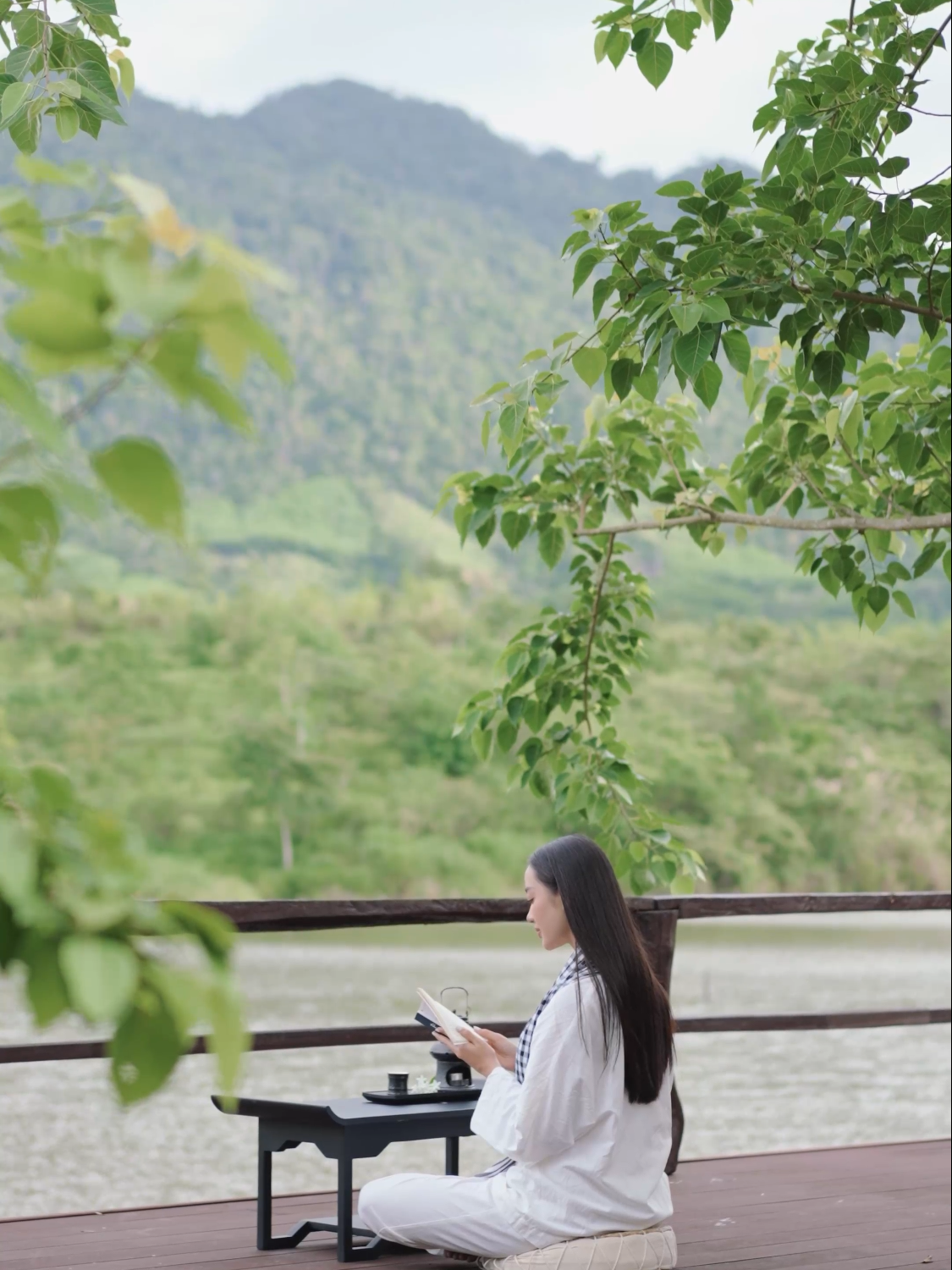 Thực hành Lối Sống Tỉnh Thức với trải nghiệm Thiền Cà Phê Trung Nguyên Legend  🍃 Mời bạn cùng cảm nhận và chia sẻ những khoảnh khắc đẹp của Hoa khôi Thanh lịch Hà Nội 2023 Vũ Như Quỳnh trải nghiệm Thiền cà phê Trung Nguyên Legend vào buổi sớm giữa không gian thiên nhiên xanh mát; cộng hưởng nguồn năng lượng của đất trời, cỏ cây và nguồn năng lượng từ cà phê - sách giúp nuôi dưỡng và hướng con người đến những giá trị sống tốt đẹp: Hòa – Kính – Thanh – Tịnh – Trách nhiệm & Tôn tạo, cùng nhau tạo dựng và thực hành Lối sống Thành công - Lối sống Tỉnh thức. #trungnguyenlegend #loisongtinhthuc #thiencaphe
