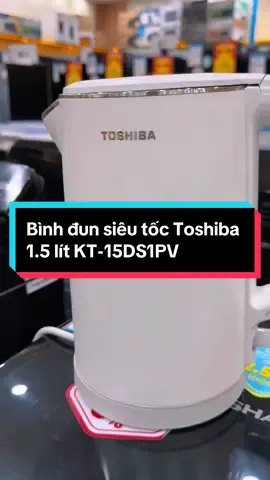 Bình đun siêu tốc Toshiba 1.5 lít KT-15DS1PV Bình đun: 1.5 lít 1800 - 2150W Chất liệu: Ruột bình inox 304 Vỏ bình nhựa PP Chế độ an toàn: Tự ngắt khi nước sôi và khi cạn nước Tiện ích: Đế xoay 360 độ Đèn hoạt động Thân trong là thép đúc nguyên khối Nắp trong bình bằng thép 304 Lọc bã trà Chân đế bằng nhựa chống cháy PP 5VA Bộ gia nhiệt cao cấp Strix 2 Lớp cách nhiệt chống bỏng Thương hiệu của: Nhật Bản Hãng: Toshiba. 