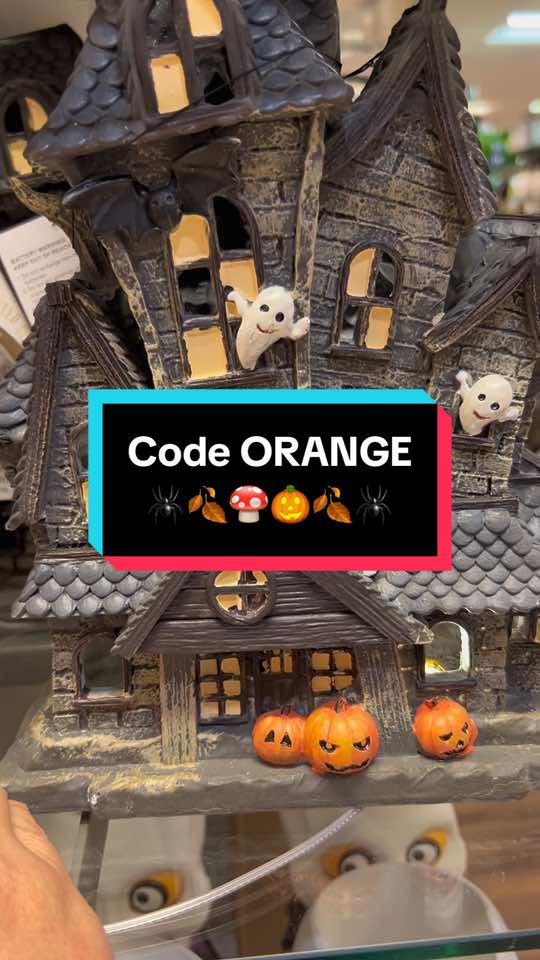 🎃CODE ORANGE!!🎃 @Homesense has started to get their Halloween/Autumn collection in stores. This was at the #cribbscauseway #bristol store. #codeorange #halloween #halloweeniscoming #alternativehomedecor #witchythings #pumpkins #blackcats #spiders #bats #ghosts #spookyseason #mumof3 #familyof5 #welovehalloween #fyp #shopping #spookyshopping #elderemo #mumlife #mumtok #mumtok 🤗🤗🤗