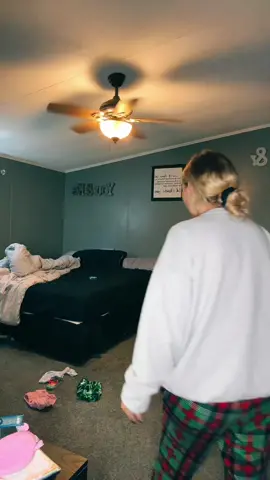 Saturday room reset. #foryoupage #fypシ゚viral #MomsofTikTok #momtok #organizedhome #CleanTok #resetroutine #resetwithme 
