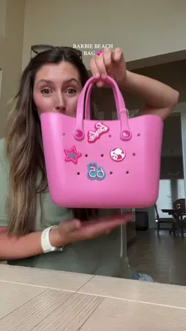 The most adorable little bag! 🩷 #momtent #momtentcreator #beachbag #dealsforyoudays 