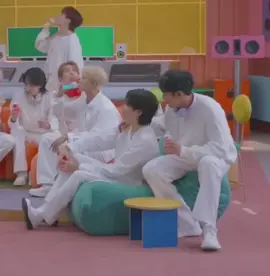 in the world of boys, he’s gentleman 🕶 especially to his wonwoo hyung 🐱🤍 #meanie #minwon #otp #bittersweet #Love #gentleman #mogumogu #svt 