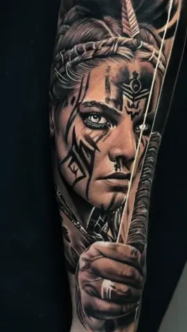 Início de fechamento de antebraço. Tema Nórdico  Viking/Guerreira ASMR/TATTOO #asmr #fy 