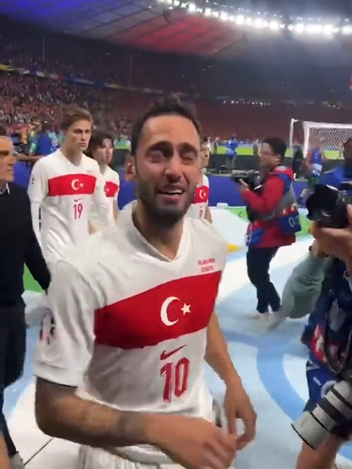 Hakan Çalhanoğlu Mağlubiyet Sonrası Gözyaşlarını Tutamadı #millitakım #türkiye #hakançalhanoğlu #euro2024 #futbol #football #keşfet #fyp