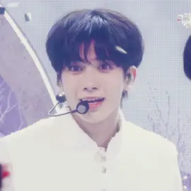 THE FIRST CLIP STOP HES SO CUTE HIS EYESSS🙁🙁🫶🫶 #taehyun #taehyunedit #taehyuntxt #txt #tomorrow_x_together #moa #fyp #xyzbca scenepack by tubaclips!!