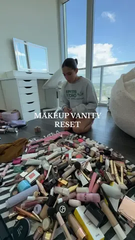 In loveeeee with my new vanity 🥹🤍 I finally have storage for all of my makeup 🥳 #makeupvanity #vanityreset #vanityrefresh #organizingmakeup #organizingmymakeup 