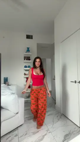 Throwback to being the girl with the reeses pants 