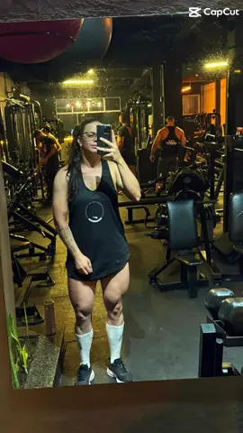 +1 #treino #academia #quadriceps #musculacao #musculacaofeminina #mtg #mtgtiktok 